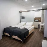 Magdalena & Garni * Μαριμπόρ