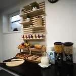 Δωμάτια σε οικογενειακή κατοικία Magdalena & Garni Μαριμπόρ