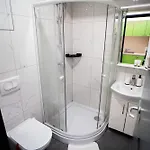 Δωμάτια σε οικογενειακή κατοικία Magdalena & Garni Μαριμπόρ