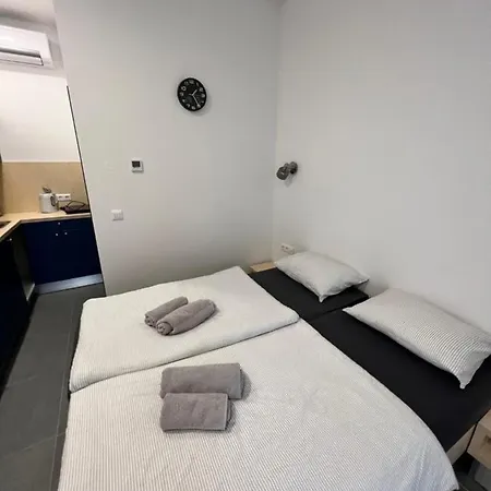 Δωμάτια σε οικογενειακή κατοικία Magdalena & Garni *