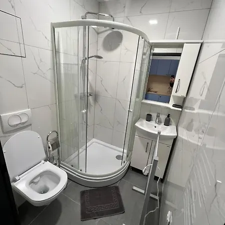 Δωμάτια σε οικογενειακή κατοικία Magdalena & Garni Μαριμπόρ