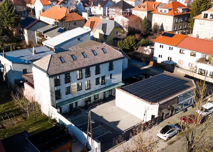 Magdalena & Garni Homestay